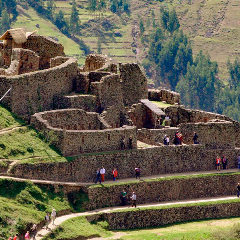 Día 1: Cusco – Valle Sagrado – Aguas Calientes